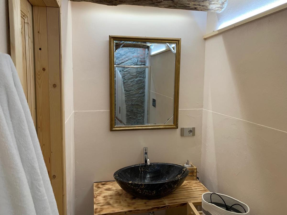 Rock & Wood - Apartment & Room ลาสเปเซีย ภายนอก รูปภาพ