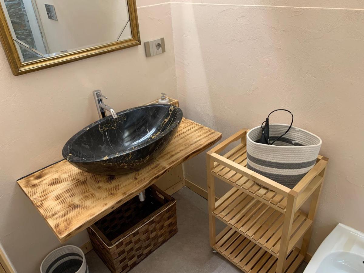 Rock & Wood - Apartment & Room ลาสเปเซีย ภายนอก รูปภาพ