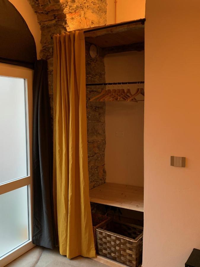 Rock & Wood - Apartment & Room ลาสเปเซีย ภายนอก รูปภาพ
