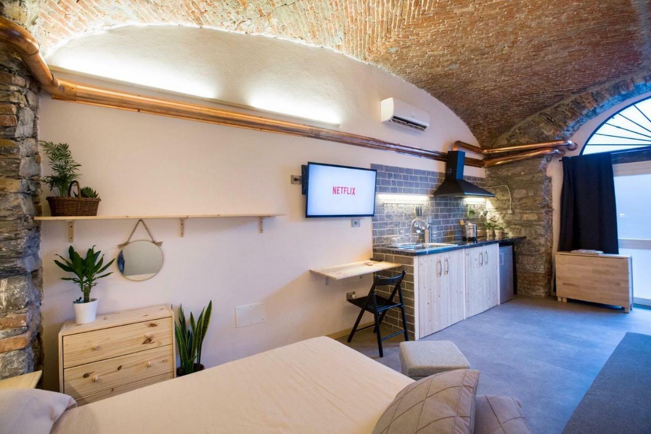 Rock & Wood - Apartment & Room ลาสเปเซีย ภายนอก รูปภาพ